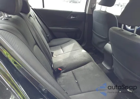 2017 Honda Accord Lx z USA, uszkodzony, nr VIN 1HGCR2F30HA301164